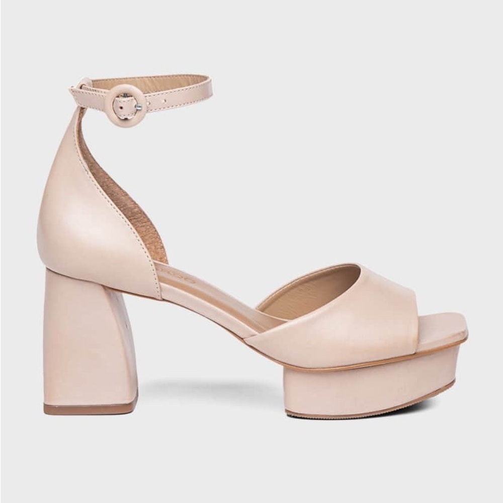 Bernardo Raleigh Leather Sandal Color Blush Antique Calf Size 10M